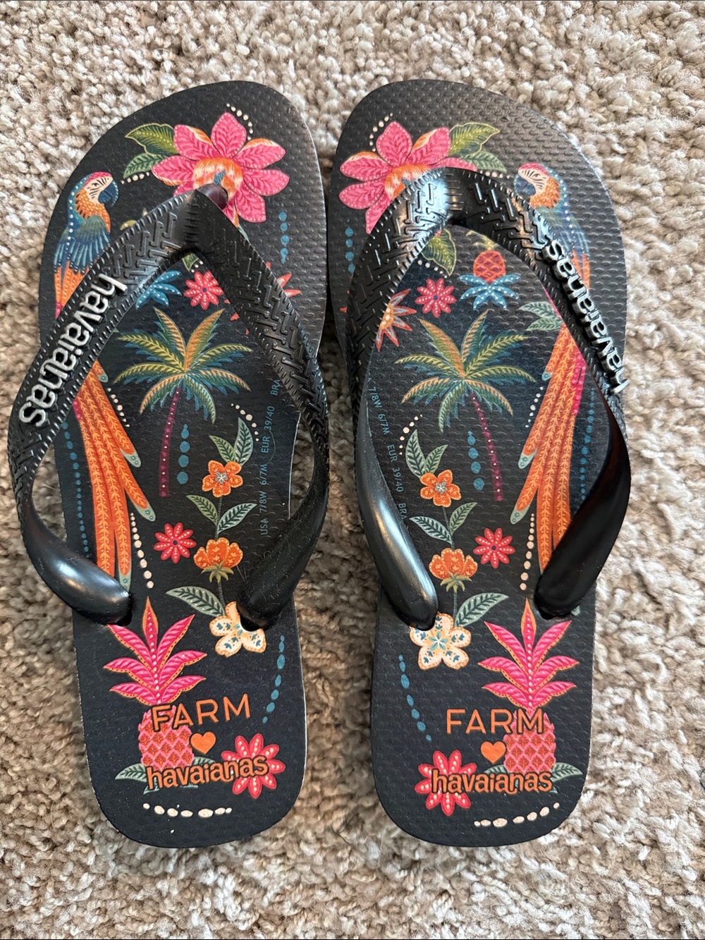 Havaianas Farm Rio Tropical Parrot Flip Flops NWOT